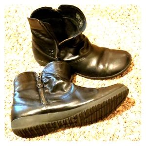 Josef Seibel Naly 24 Booties